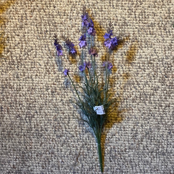 Lavender Bush Flowrrs Spray - Picture 1 of 4